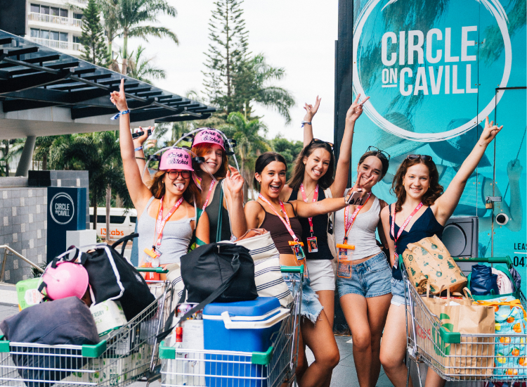 Students arriving at Schoolies