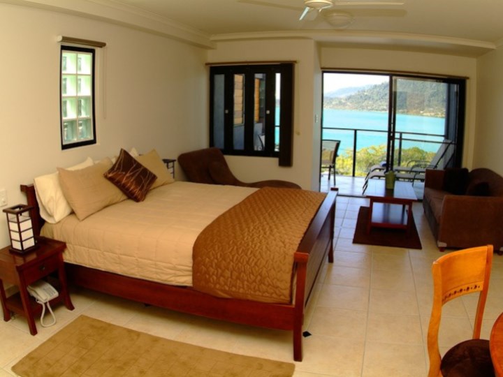 Waterfront Whitsunday Retreat - Bedroom