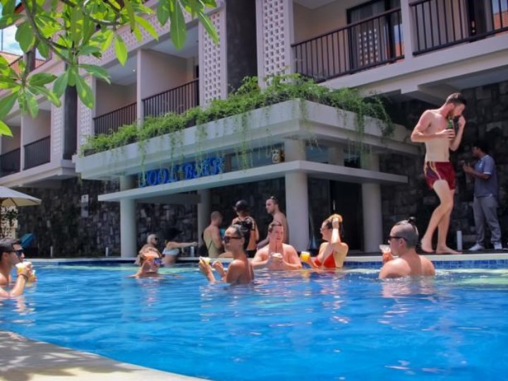 Grand Barong Resort - Pool Bar