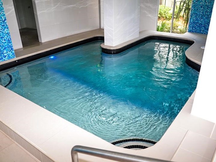 Zenith Oceanfront Apartments - Indoor Heated Pool