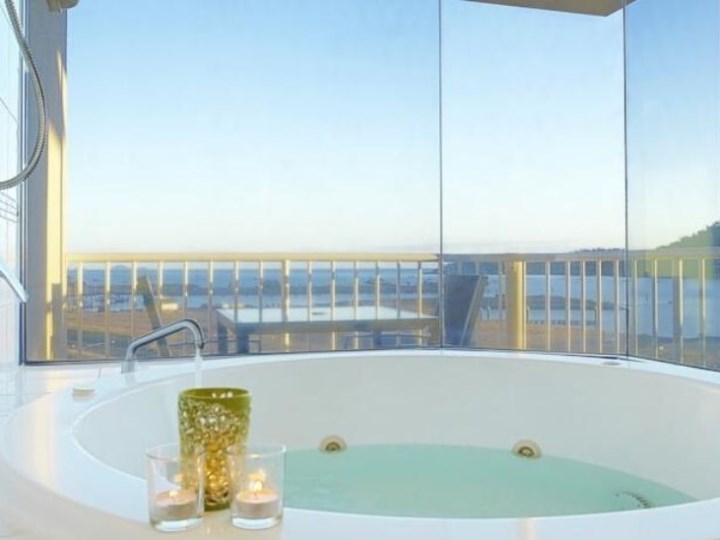 Bayview Hotel Suite