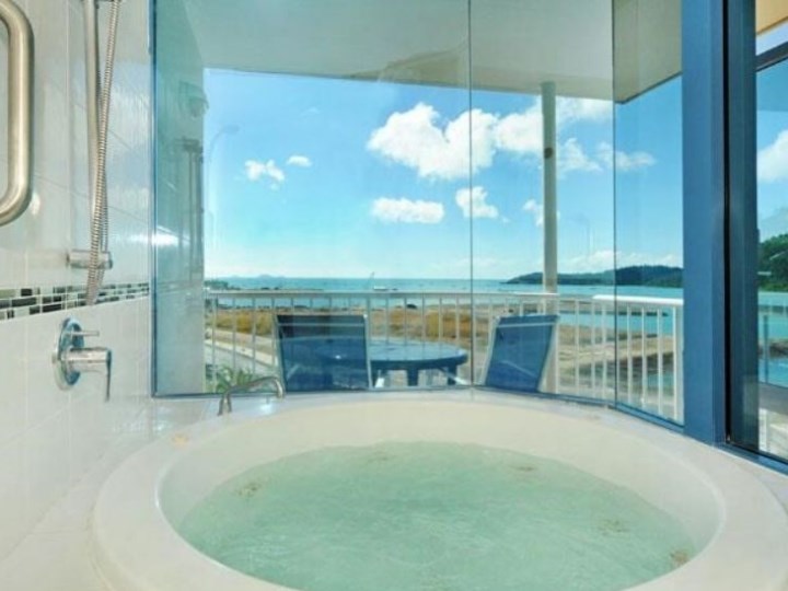 Bayview Hotel Suite