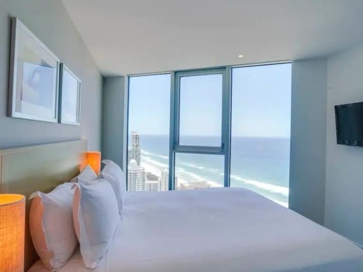 Hilton Surfers Paradise Residence - 3 Bedroom Ocean View Residence