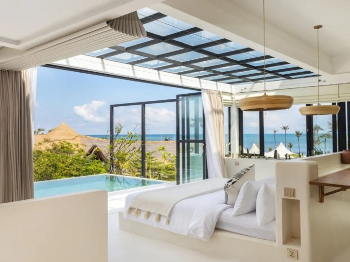 Premier Sunset Suite