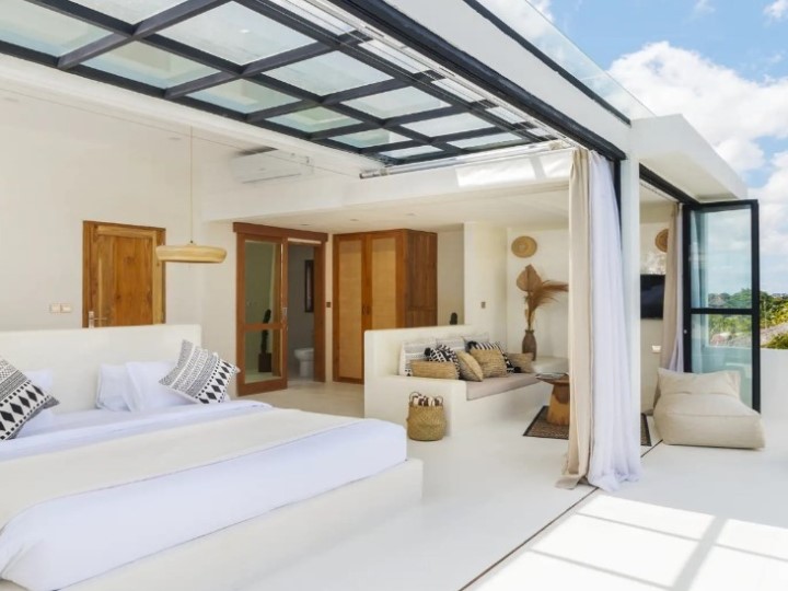 Premier Sunset Suite